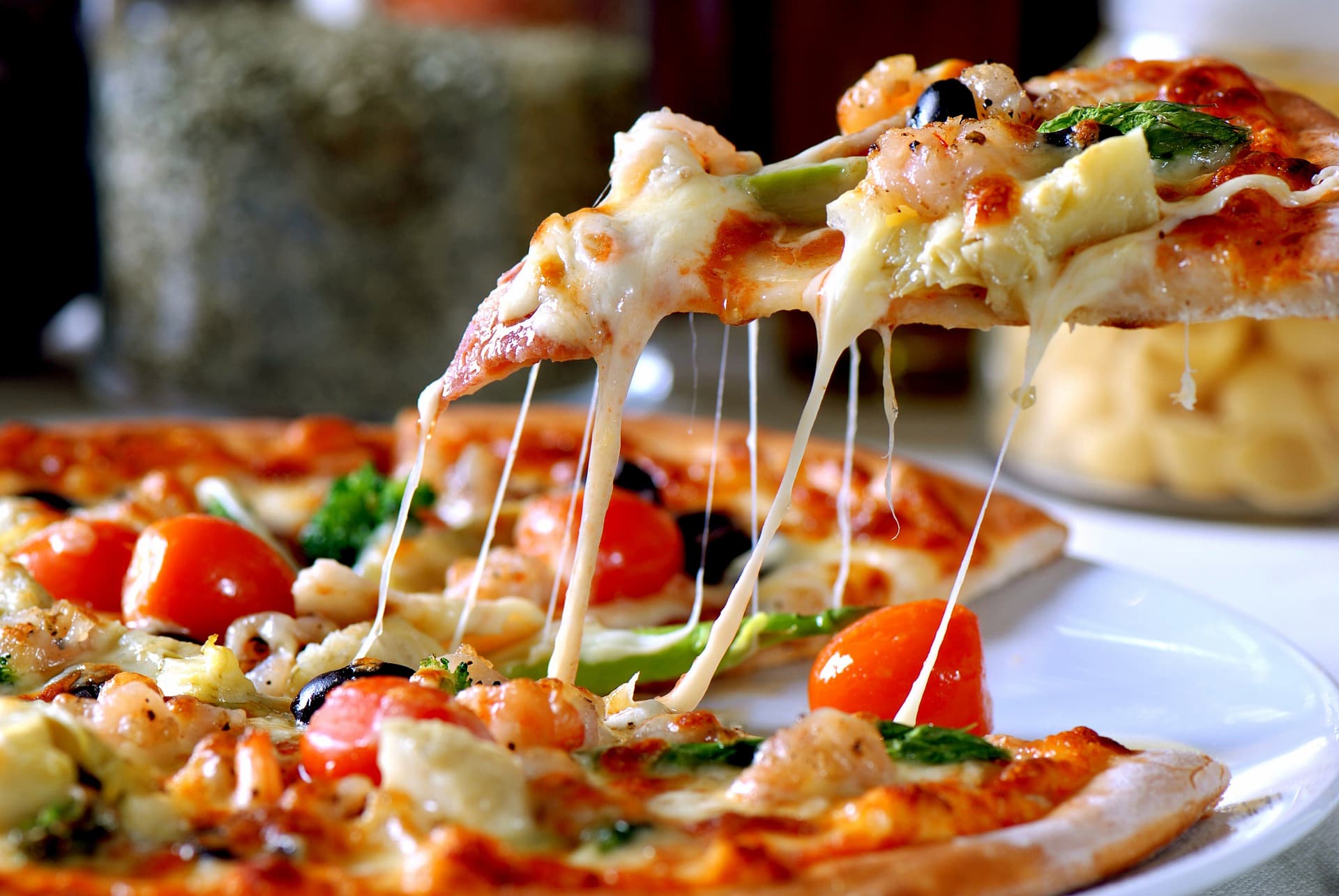 Il fenomeno della pizza: perché piace a milioni di persone?